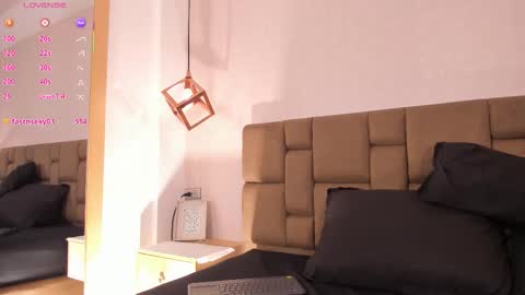 ariana_giraldo online show from November 4, 1:45 pm