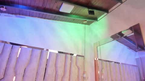 ariana_grande233 online show from March 23, 11:59 am