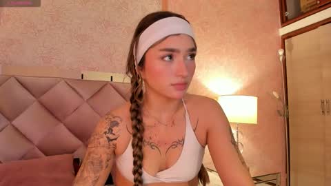 Ari online show from December 17, 3:24 am