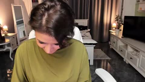 Ana online show from November 19, 3:55 pm