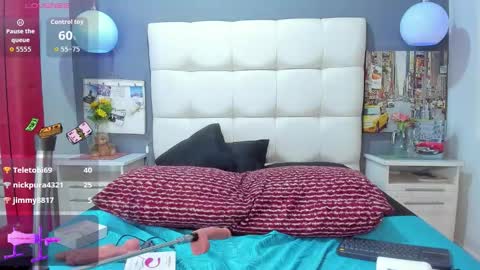 ---Arianna--- online show from September 22, 7:07 pm