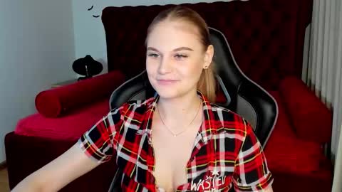 Aria online show from November 18, 6:11 pm