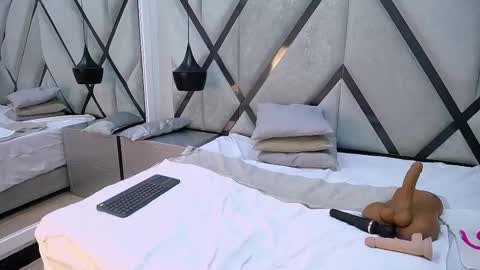 ariawillss online show from January 6, 5:28 pm