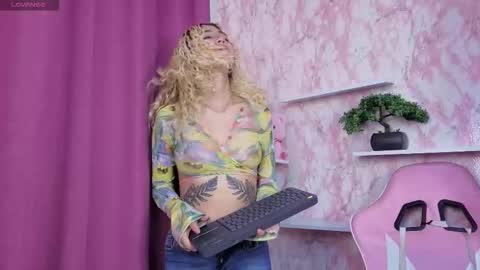 Ari Bunnie  online show from December 18, 10:05 pm