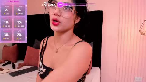 Snapshot of ariel_jonnes chatting on October 9, 6:02 pm Ariel online show from October 9, 6:02 pm