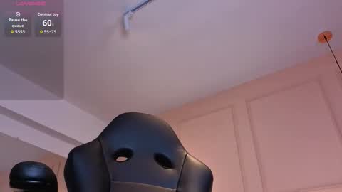 arielblossom____ online show from February 27, 12:20 pm