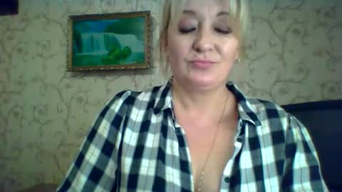 Snapshot of arielxloveresss chatting on September 11, 11:00 am ArielXLoveresss online show from September 11, 11:00 am