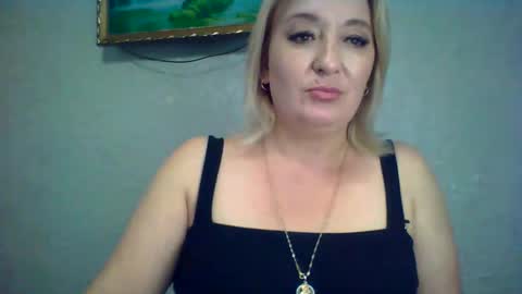 Snapshot of arielxloveresss chatting on September 24, 7:15 am ArielXLoveresss online show from September 24, 7:15 am
