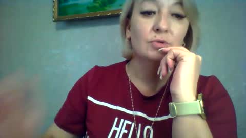 Snapshot of arielxloveresss chatting on October 23, 8:16 am ArielXLoveresss online show from October 23, 8:16 am