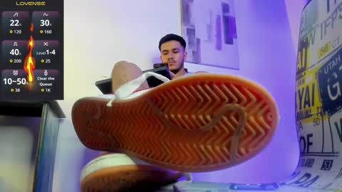 Ariies13 online show from November 7, 8:11 pm