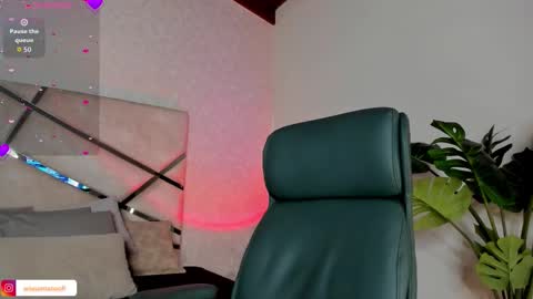 Aria online show from September 26, 11:40 am