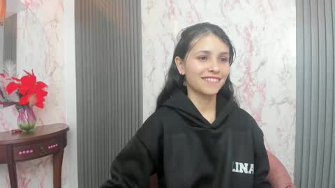 arisha_lee2 online show from January 7, 8:45 am