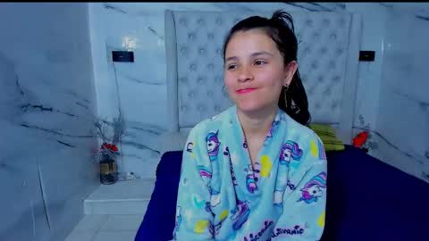 arisha_lee2 online show from December 1, 2:09 am