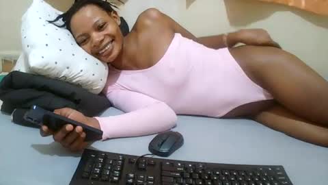 arlynray002 online show from July 3, 9:41 pm
