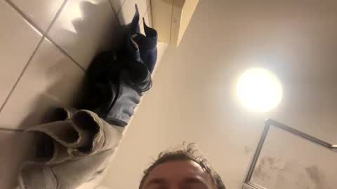 armyskater32 online show from November 9, 9:06 pm