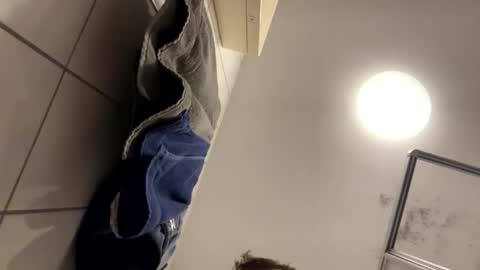 armyskater32 online show from October 7, 8:16 pm