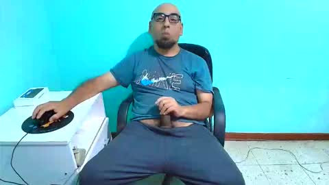 arnelux72 online show from September 29, 4:55 am