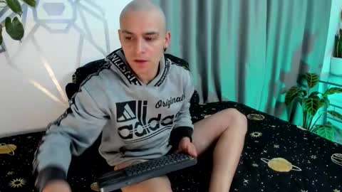 Aron Santoro online show from January 4, 2:25 am