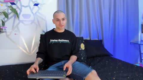 Aron Santoro online show from January 15, 3:54 am