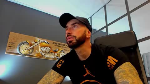 AronGrant online show from October 3, 9:06 am