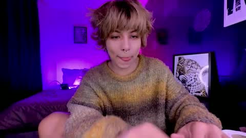 Aaron  online show from May 31, 1:48 am