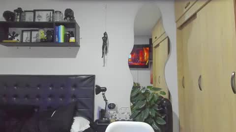 ARON  Independent model  online show from February 21, 2:47 am