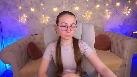 arrinawair online show from March 5, 7:50 am