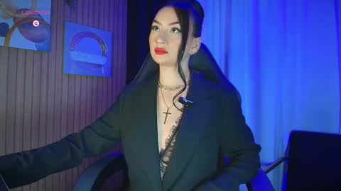    online show from November 14, 4:31 pm