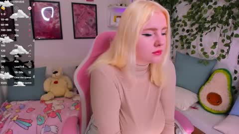 art_lovee_ online show from February 1, 1:35 am