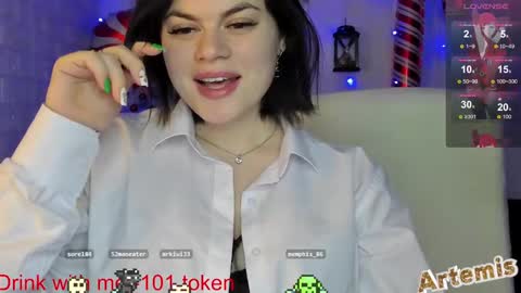 Snapshot of artemis696 chatting on January 2, 4:02 pm Artemis  my pvt is open and lovense is active  online show from January 2, 4:02 pm