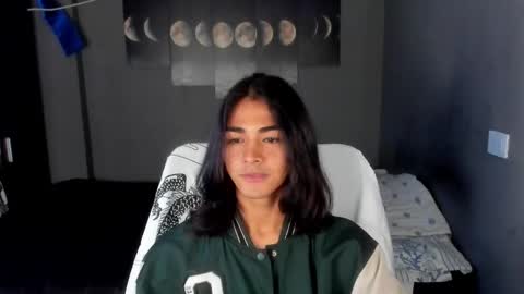 I AM HERE online show from December 5, 4:26 am