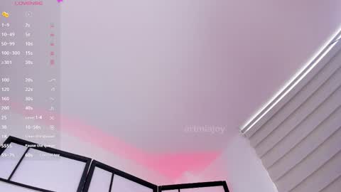 MIA OF artmiajoy online show from April 16, 12:27 pm