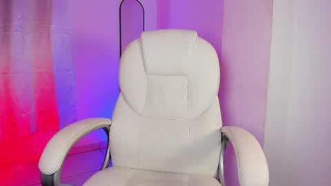 Ariana and Kelsieh online show from February 21, 11:54 pm