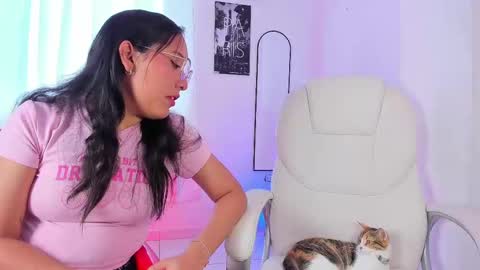 Ariana and Kelsieh online show from February 21, 8:49 pm