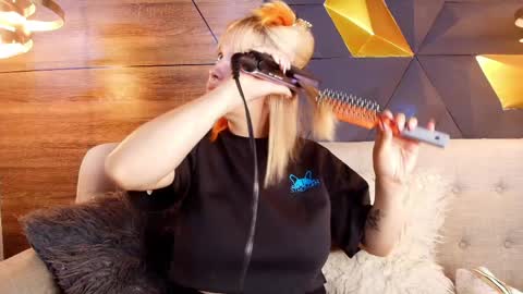 sofia online show from April 8, 11:13 am