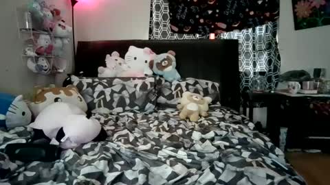 ascendingaura222 online show from September 15, 8:10 pm