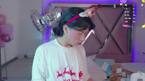 Ash Femboy online show from December 22, 11:00 pm