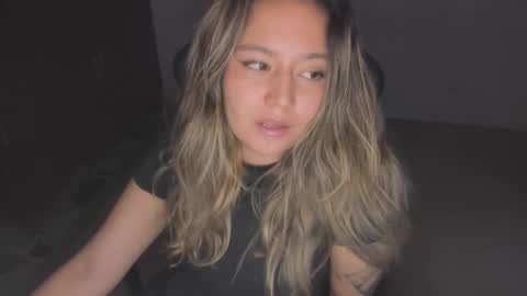 ash_smith1 online show from February 24, 10:57 pm