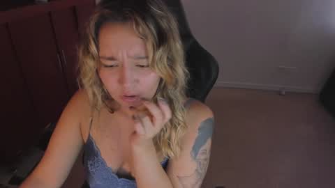 ash_smith1 online show from January 8, 9:55 pm