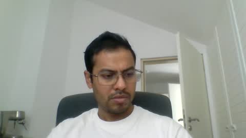 asharma1984xyz online show from June 24, 1:07 pm