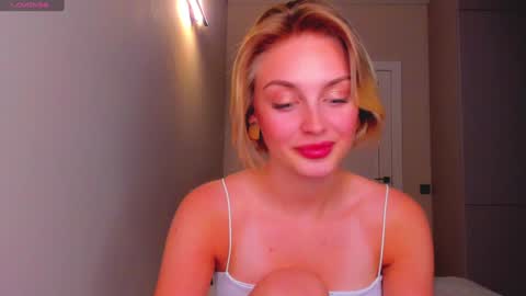 Snapshot of ashbunny_ chatting on December 27, 6:10 pm your pretty Ashley online show from December 27, 6:10 pm