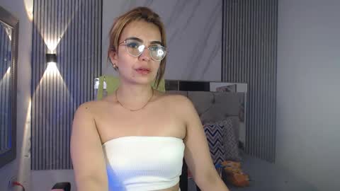 ashley__tylor online show from October 12, 12:47 am