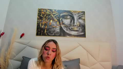 ashley_miller26 online show from March 7, 11:40 am