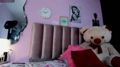 Ashley  online show from November 7, 8:55 pm