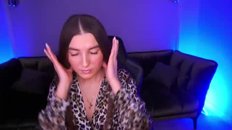 ashleybaee online show from November 6, 1:47 pm