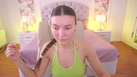 ashleybaee online show from May 27, 11:07 am