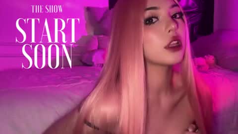 Ashlee Boox   online show from July 6, 5:15 pm