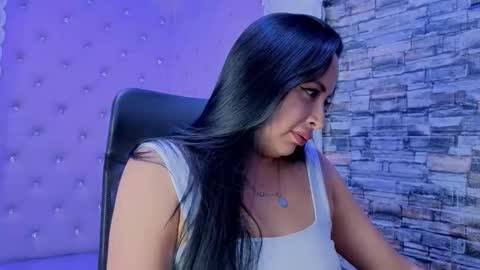 ashleymontenegre online show from November 18, 7:39 pm