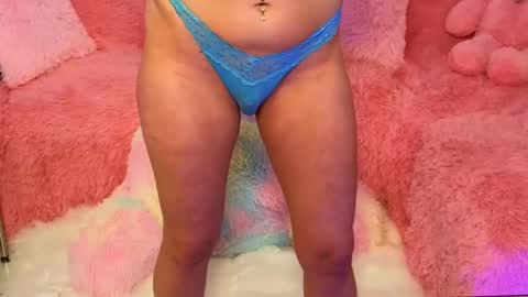 Snapshot of ashleyshyne69 chatting on December 22, 6:06 am Ashley online show from December 22, 6:06 am