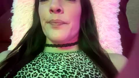 Snapshot of ashleyshyne69 chatting on January 10, 4:22 am Ashley online show from January 10, 4:22 am